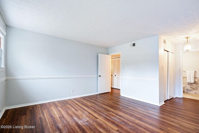 1008 Lake Way D2, Louisville, KY 40222