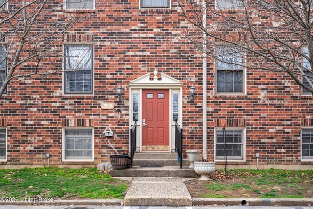 1008 Lake Way D2, Louisville, KY 40222