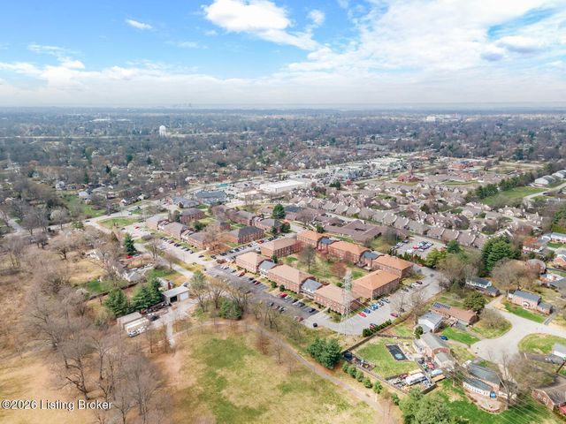 1008 Lake Way D2, Louisville, KY 40222