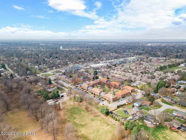 1008 Lake Way D2, Louisville, KY 40222