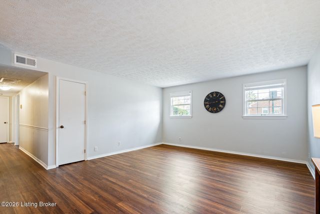 1008 Lake Way D2, Louisville, KY 40222