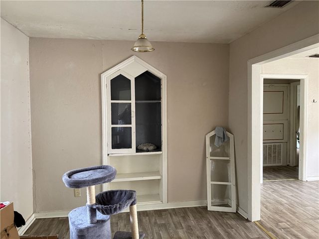 1131 E 5th St, Alice, TX 78332