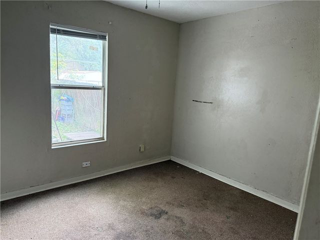 1131 E 5th St, Alice, TX 78332