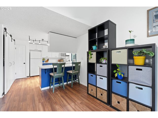 219 CERVANTES 219, Lake Oswego, OR 97035