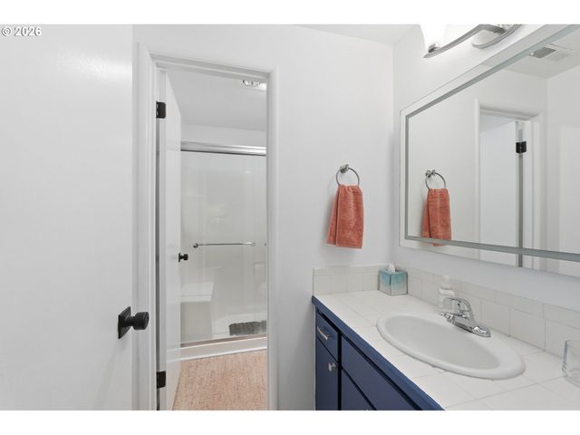 219 CERVANTES 219, Lake Oswego, OR 97035