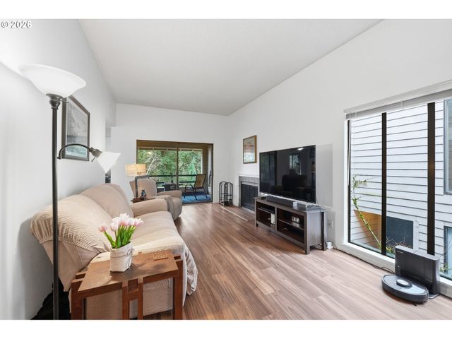 219 CERVANTES 219, Lake Oswego, OR 97035