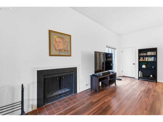 219 CERVANTES 219, Lake Oswego, OR 97035