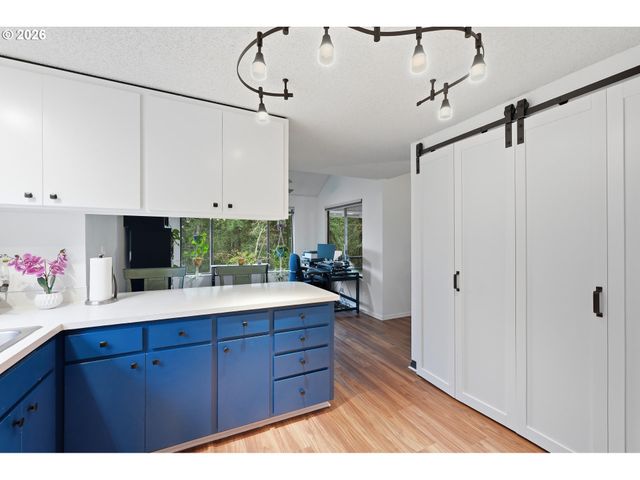 219 CERVANTES 219, Lake Oswego, OR 97035