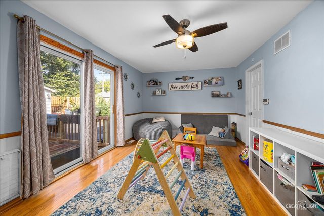 818 Menominee Drive, Lake In The Hills, IL 60156