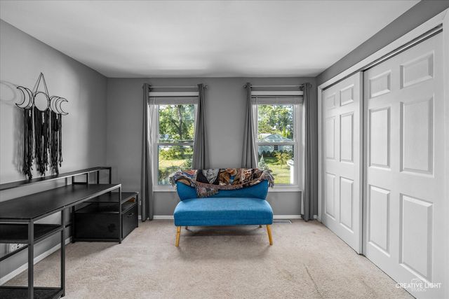818 Menominee Drive, Lake In The Hills, IL 60156