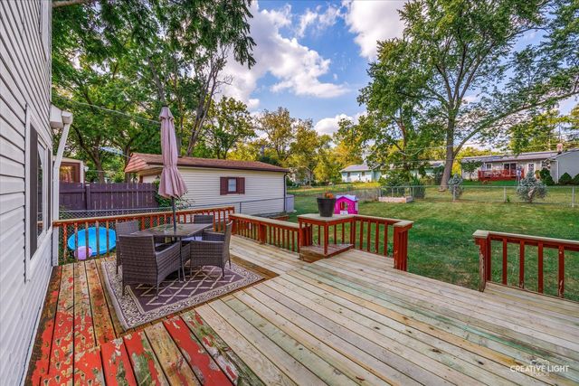 818 Menominee Drive, Lake In The Hills, IL 60156