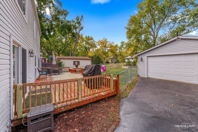 818 Menominee Drive, Lake In The Hills, IL 60156