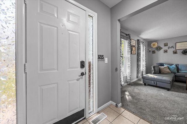 818 Menominee Drive, Lake In The Hills, IL 60156