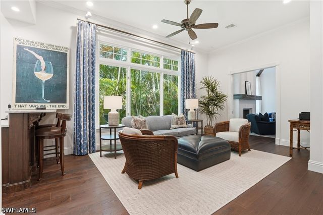 160 16th AVE S, Naples, FL 34102