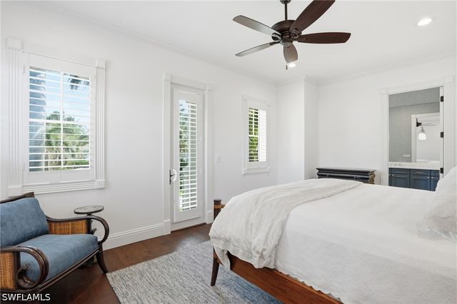 160 16th AVE S, Naples, FL 34102