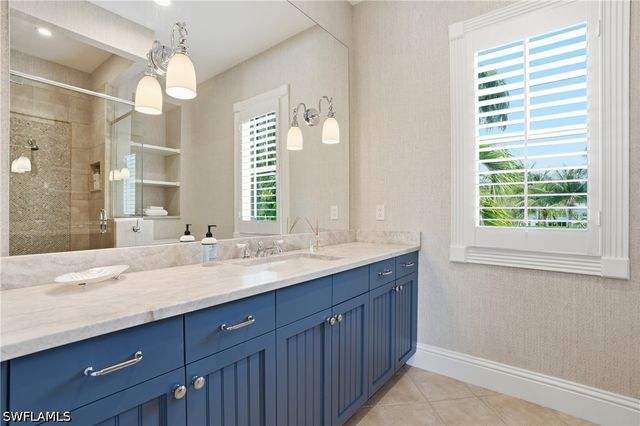 160 16th AVE S, Naples, FL 34102