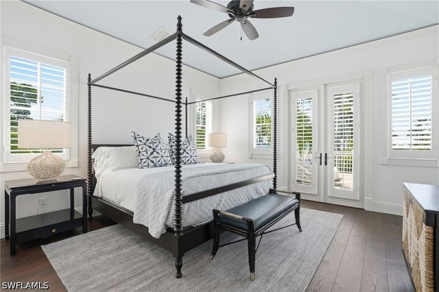 160 16th AVE S, Naples, FL 34102