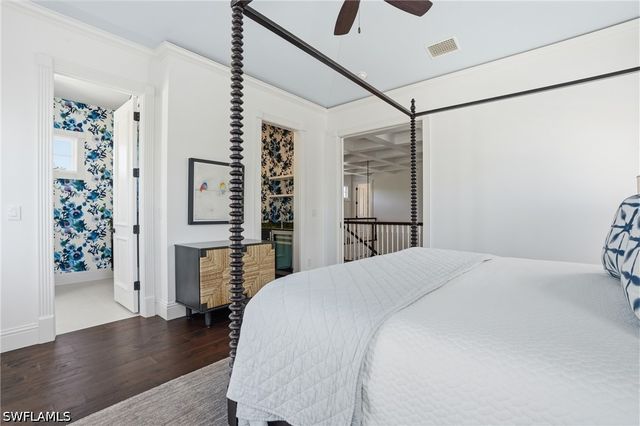 160 16th AVE S, Naples, FL 34102