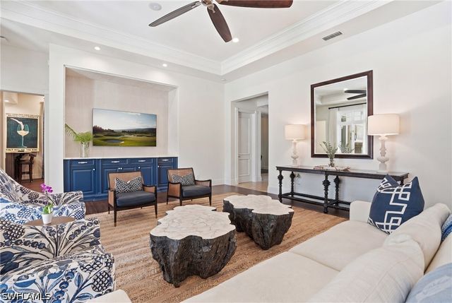 160 16th AVE S, Naples, FL 34102