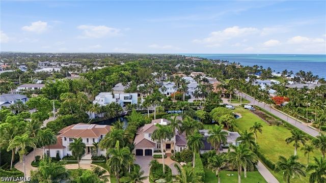 160 16th AVE S, Naples, FL 34102