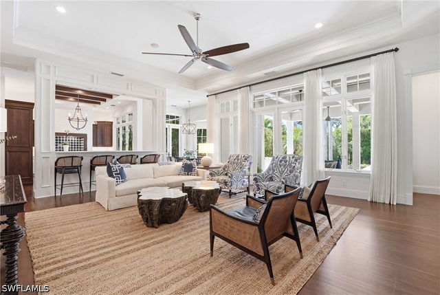 160 16th AVE S, Naples, FL 34102