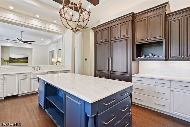 160 16th AVE S, Naples, FL 34102