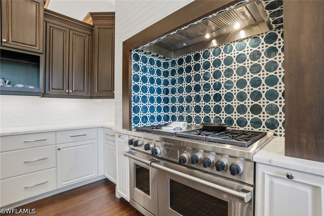 160 16th AVE S, Naples, FL 34102