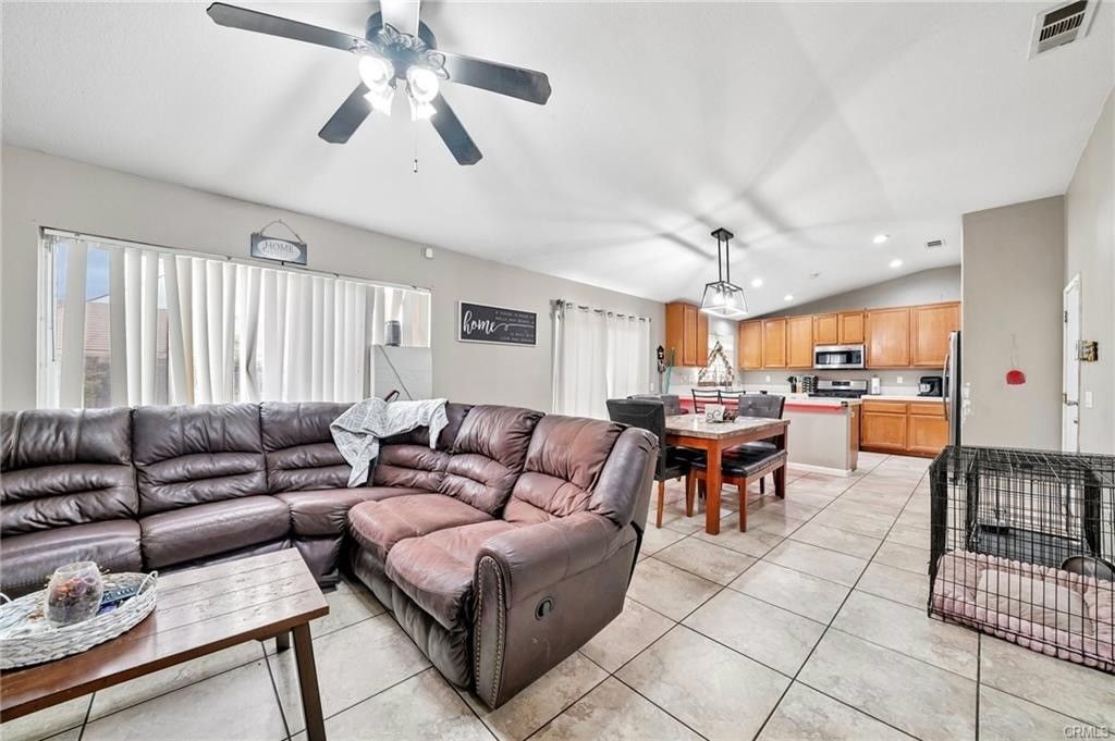Image 5 of property listing at 477 La Boca, San Jacinto, CA 92582