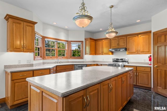 4809 Bears Paw Court, Springfield, IL 62711