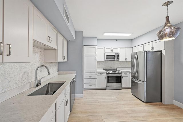 16910 Bay Street E204, Jupiter, FL 33477