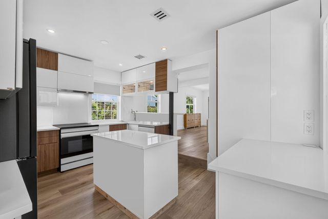 1309 N PALMWAY, Lake Worth Beach, FL 33460
