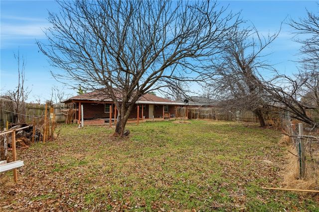 2309 W Meadow Lane, Rogers, AR 72756