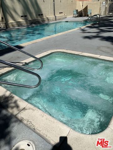 11138 Aqua Vista Street 60, North Hollywood, CA 91602