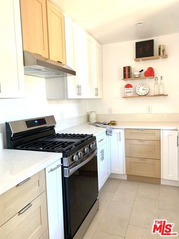 11138 Aqua Vista Street 60, North Hollywood, CA 91602