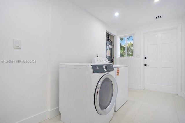 4053 SW 8th Street, Plantation, FL 33317