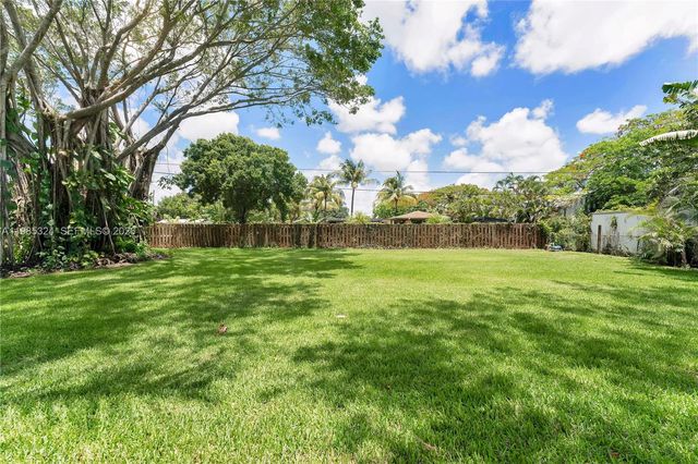 4053 SW 8th Street, Plantation, FL 33317
