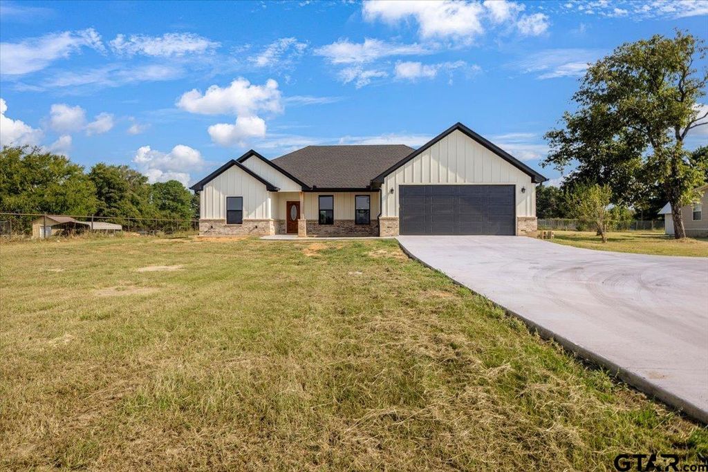 10467 County Road 3116, Winona, TX 75792