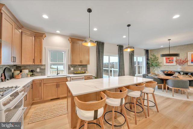 1 LANTERN CT, Carlisle, PA 17013