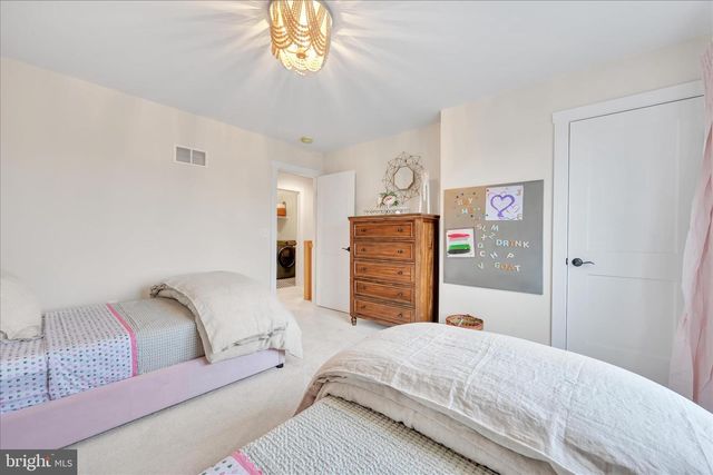 1 LANTERN CT, Carlisle, PA 17013