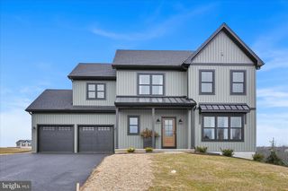 1 LANTERN CT, Carlisle, PA 17013