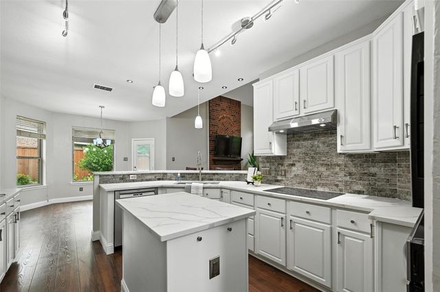 715 Rockcrossing Lane, Allen, TX 75002