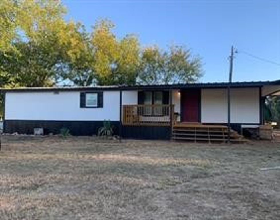 120 Overland Court, Azle, TX 76020