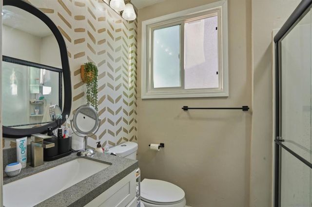 5533 Roswell St, San Diego, CA 92114