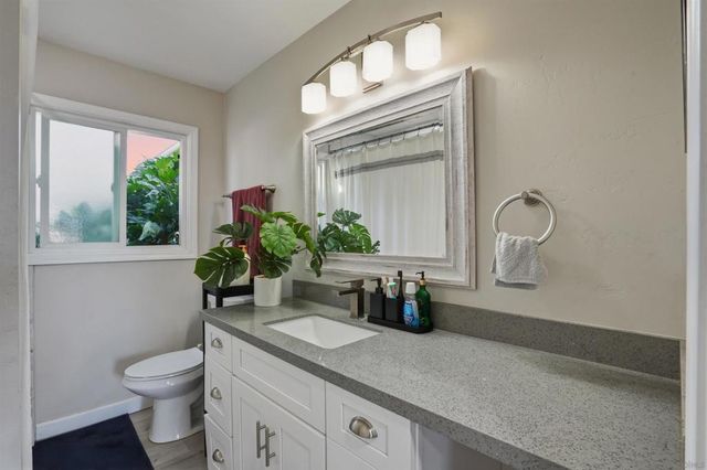 5533 Roswell St, San Diego, CA 92114