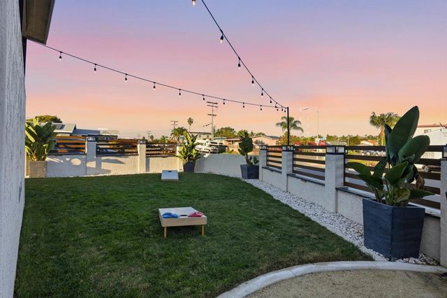 5533 Roswell St, San Diego, CA 92114