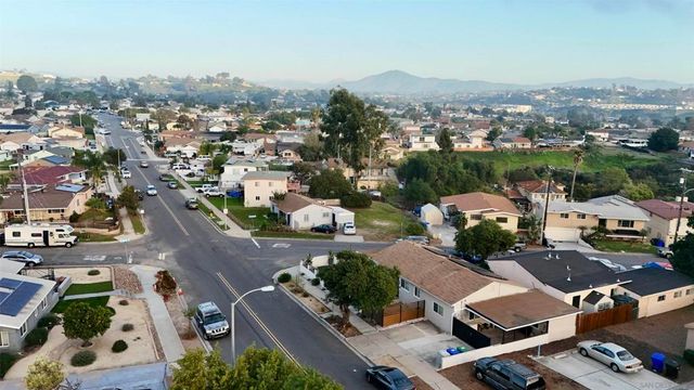 5533 Roswell St, San Diego, CA 92114