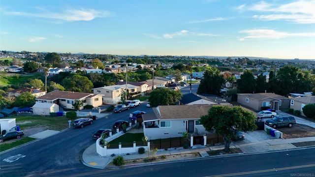 5533 Roswell St, San Diego, CA 92114
