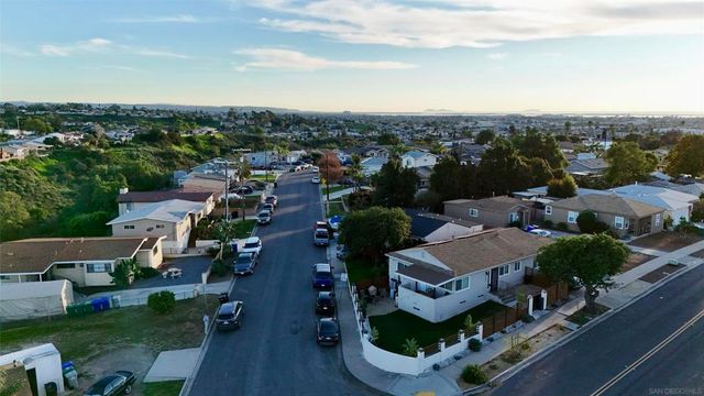 5533 Roswell St, San Diego, CA 92114