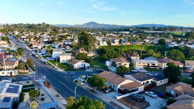 5533 Roswell St, San Diego, CA 92114