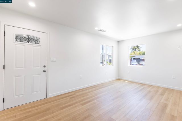 1377 Monterey St, Richmond, CA 94804